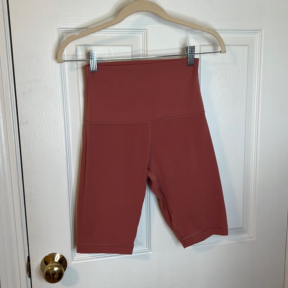 Lululemon high waisted biker shorts size 6